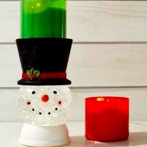 Snow globe lights up